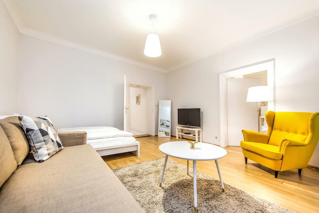 Beautiful City Apartment At Famous Ballgasse Відень Екстер'єр фото
